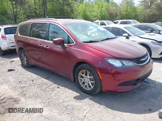 2020 Chrysler Voyager LXi z VIN 2C4RC1DG9LR144572, wystawiony jako IAAI lot #41891310 z przebiegiem 124 330 mil mil oraz . Historia ofert i sprzedaży dostępna na DreamBid. Obrazek 1.