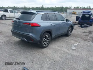 2023 Toyota Corolla Cross XLE с VIN 7MUDAAAGXPV070263, выставлен на аукционе IAAI как лот 42394307 с пробегом 18 977 миль миль и . История ставок и продаж доступна на DreamBid. Изображение 4.
