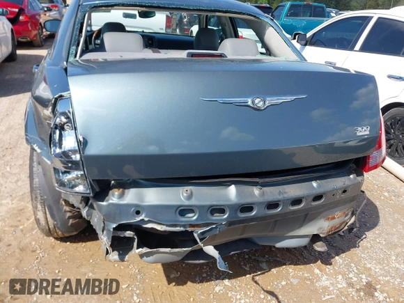 2005 Chrysler 300 with VIN 2C3AA53G35H157083, listed as a IAAI auction lot 41945392 with 192,215 mi miles. Bid and sale history available at carsss.com. Image 6.