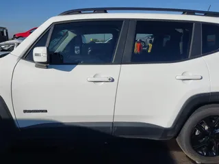 2018 Jeep Renegade Altitude z VIN ZACCJABB5JPH39312, wystawiony jako IAAI lot #41299852 z przebiegiem 81 019 mil mil oraz . Historia ofert i sprzedaży dostępna na DreamBid. Obrazek 14.
