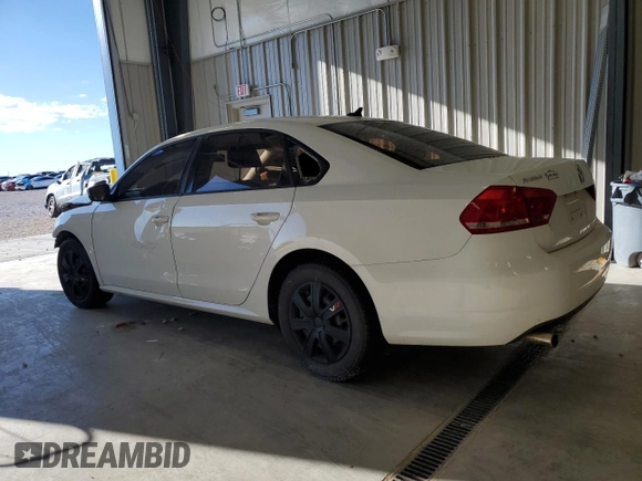 2014 Volkswagen Passat S w/Nav with VIN 1VWAP7A31EC027132, listed as a Copart auction lot 72162524 with 177,297 mi miles and Clean Title. Bid and sale history available at carsss.com. Image 2.