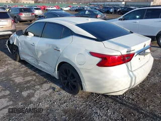 2017 Nissan Maxima SV z VIN 1N4AA6AP3HC360265, wystawiony jako IAAI lot #41164214 z przebiegiem 90 813 mil mil oraz . Historia ofert i sprzedaży dostępna na DreamBid. Obrazek 3.