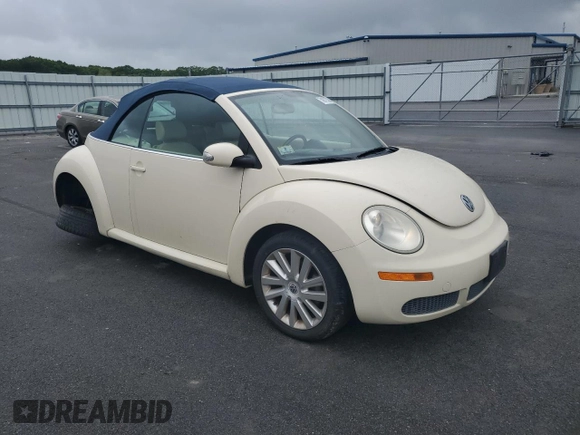 2008 Volkswagen Beetle SE z VIN 3VWRG31YX8M414255, wystawiony jako Copart lot #58972535 z przebiegiem 105 036 mil mil oraz Czysty tytuł • Clean title. Historia ofert i sprzedaży dostępna na DreamBid. Obrazek 4.