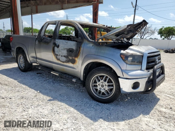 2010 Toyota Tundra z VIN 5TFRM5F11AX015110, wystawiony jako Copart lot #59004835 z przebiegiem Nie podano mil oraz Szkoda całkowita • Salvage title. Historia ofert i sprzedaży dostępna na DreamBid. Obrazek 4.