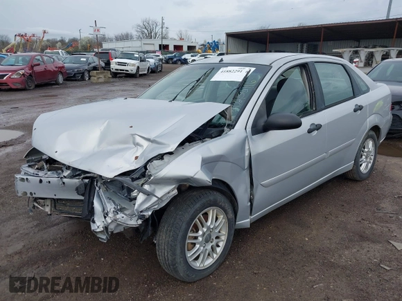 2005 Ford Focus S with VIN 1FAFP34N55W117628, listed as a IAAI auction lot 41882291 with 220,001 mi miles. Bid and sale history available at carsss.com. Image 2.
