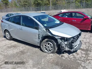 2020 Toyota Prius LE with VIN JTDKARFPXL3137917, listed as a IAAI auction lot 42037108 with 49,578 mi miles and . Bid and sale history available at DreamBid. Image 1.