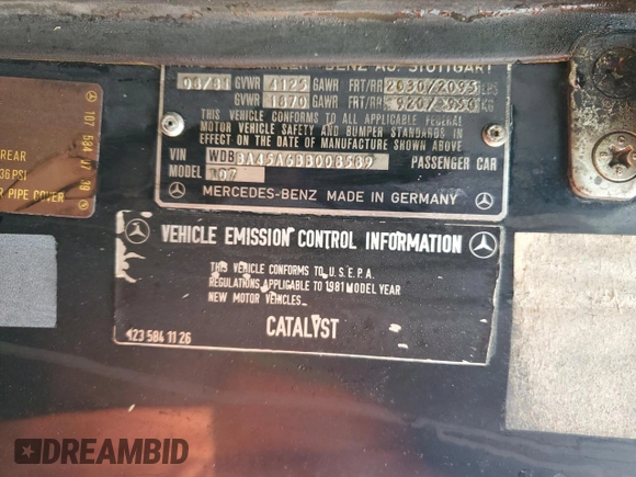 1981 Mercedes-Benz 380 SL z VIN WDBBA45A6BB008589, wystawiony jako Copart lot #52164975 z przebiegiem Nie podano mil oraz Nie do naprawy. Historia ofert i sprzedaży dostępna na DreamBid. Obrazek 13.