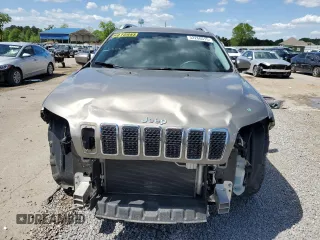 2019 Jeep Cherokee Latitude with VIN 1C4PJLCB5KD344705, listed as a Copart auction lot 52260515 with 110,894 mi miles and Salvage Title. Bid and sale history available at carsss.com. Image 5.