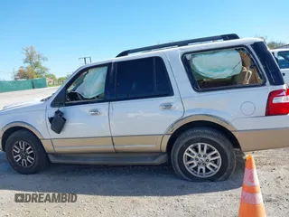 2011 Ford Expedition XLT с VIN 1FMJU1H58BEF02139, выставлен на аукционе IAAI как лот 42065356 с пробегом 144 103 миль миль и . История ставок и продаж доступна на DreamBid. Изображение 14.
