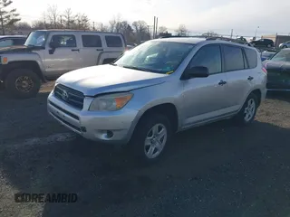 2008 Toyota RAV4 with VIN JTMBD33V686071430, listed as a IAAI auction lot 41627561 with 157,370 mi miles. Bid and sale history available at carsss.com. Image 2.