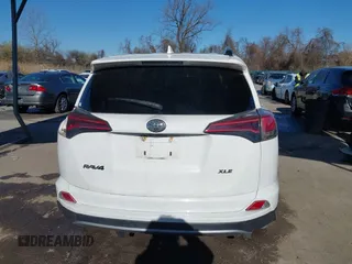 2018 Toyota RAV4 XLE с VIN JTMWFREV5JJ741922, выставлен на аукционе IAAI как лот 41889199 с пробегом 80 442 миль миль и . История ставок и продаж доступна на DreamBid. Изображение 17.