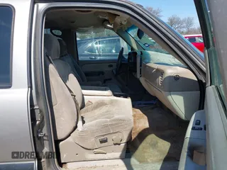 2001 Chevrolet Tahoe LS с VIN 1GNEC13T61J255280, выставлен на аукционе IAAI как лот 41663698 с пробегом 298 456 миль миль и . История ставок и продаж доступна на DreamBid. Изображение 5.