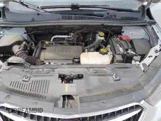 2020 Buick Encore Preferred z VIN KL4CJESB7LB325866, wystawiony jako Copart lot #64878885 z przebiegiem 69 157 mil mil oraz Szkoda całkowita • Salvage title. Historia ofert i sprzedaży dostępna na DreamBid. Obrazek 16.