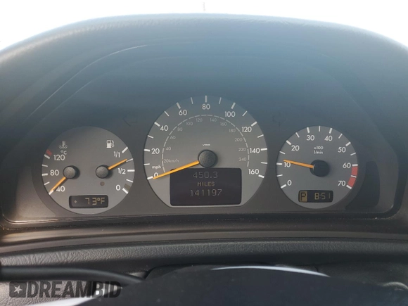 2000 Mercedes-Benz CLK 320/430 z VIN WDBLK70G4YT035047, wystawiony jako Copart lot #52852405 z przebiegiem 141 197 mil mil oraz Szkoda całkowita • Salvage title. Historia ofert i sprzedaży dostępna na DreamBid. Obrazek 9.