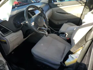 2018 Hyundai Tucson Value with VIN KM8J33A26JU620743, listed as a Copart auction lot 85542644 with 117,449 mi miles and Salvage Title. Bid and sale history available at carsss.com. Image 7.