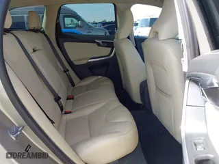 2016 Volvo XC60 T5 Drive-E Premier with VIN YV440MDK1G2854334, listed as a IAAI auction lot 41580888 with 49,765 mi miles. Bid and sale history available at carsss.com. Image 8.