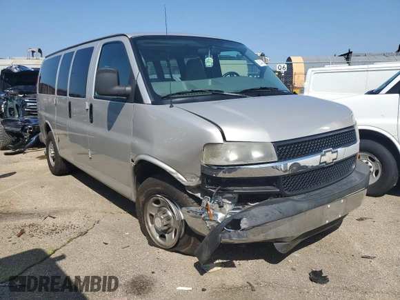 2007 Chevrolet Express Passenger with VIN 1GAHG35U971182578, listed as a Copart auction lot 63340025 with 166,667 mi miles and Salvage title. Bid and sale history available at DreamBid. Image 4.