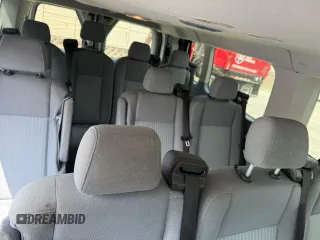 2015 Ford Transit XL z VIN 1FBZX2ZM1FKA63257, wystawiony jako Copart lot #63822515 z przebiegiem 198 249 mil mil oraz Czysty tytuł • Clean title. Historia ofert i sprzedaży dostępna na DreamBid. Obrazek 7.