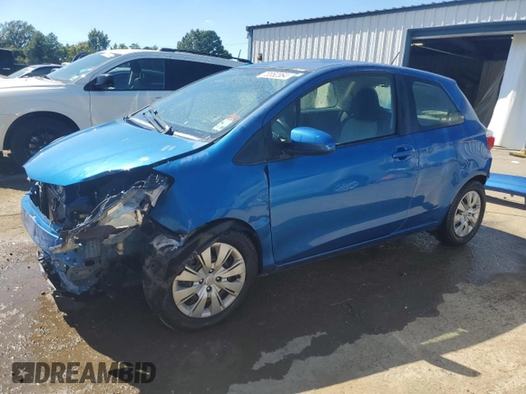 2013 Toyota Yaris L with VIN JTDJTUD30DD556637, listed as a Copart auction lot 73352364 with 85,178 mi miles and Salvage Title. Bid and sale history available at carsss.com. Image 1.