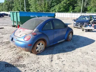 1999 Volkswagen Beetle GLS with VIN 3VWCC21C8XM426984, listed as a IAAI auction lot 42285973 with Not provided miles and . Bid and sale history available at DreamBid. Image 4.