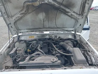 1993 Jeep Cherokee z VIN 1J4FT28PXPL560996, wystawiony jako IAAI lot #42526590 z przebiegiem 304 201 mil mil oraz . Historia ofert i sprzedaży dostępna na DreamBid. Obrazek 10.