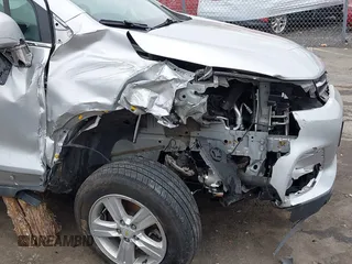 2020 Chevrolet Trax LT with VIN KL7CJPSB6LB040073, listed as a IAAI auction lot 41729327 with 65,652 mi miles. Bid and sale history available at carsss.com. Image 6.