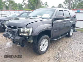 2010 Chevrolet Tahoe LT z VIN 1GNUKBE03AR221483, wystawiony jako IAAI lot #42157016 z przebiegiem 233 193 mil mil oraz . Historia ofert i sprzedaży dostępna na DreamBid. Obrazek 2.