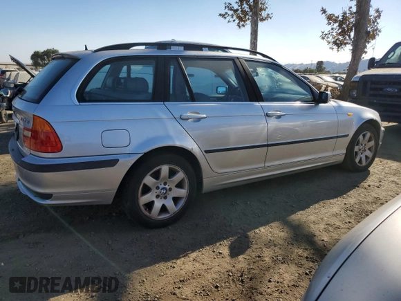 2003 BMW 3 Series 325xi with VIN WBAEP33453PF02225, listed as a Copart auction lot 75361484 with 207,860 mi miles and Clean Title. Bid and sale history available at carsss.com. Image 3.
