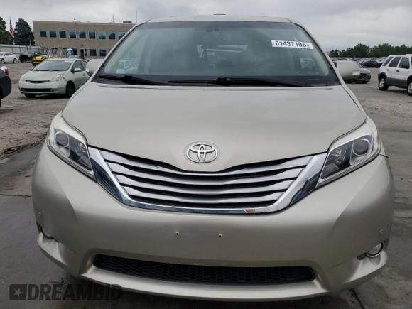 2017 Toyota Sienna XLE z VIN 5TDDZ3DC7HS166182, wystawiony jako Copart lot #61437105 z przebiegiem 101 491 mil mil oraz Szkoda całkowita • Salvage title. Historia ofert i sprzedaży dostępna na DreamBid. Obrazek 5.