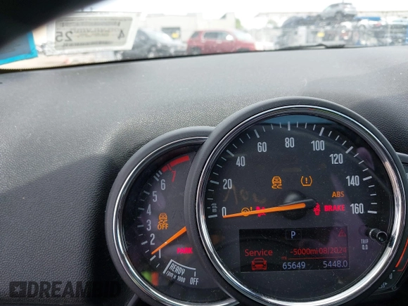 2018 MINI Countryman Cooper S with VIN WMZYT5C35J3D82204, listed as a IAAI auction lot 42836278 with 65,649 mi miles and . Bid and sale history available at DreamBid. Image 15.
