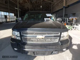 2011 Chevrolet Avalanche LTZ with VIN 3GNTKGE31BG317309, listed as a IAAI auction lot 41625790 with 280,943 mi miles. Bid and sale history available at carsss.com. Image 12.