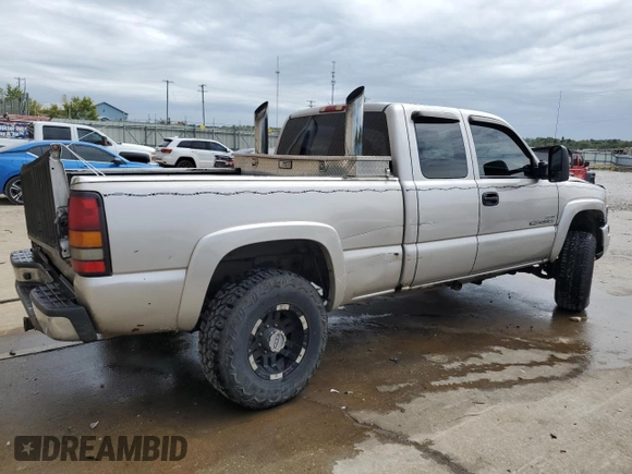 2007 GMC Sierra 2500HD SLE1 z VIN 1GTHK29D57E164940, wystawiony jako Copart lot #71756044 z przebiegiem 371 493 mil mil oraz Nie do naprawy • Non repairable. Historia ofert i sprzedaży dostępna na DreamBid. Obrazek 3.