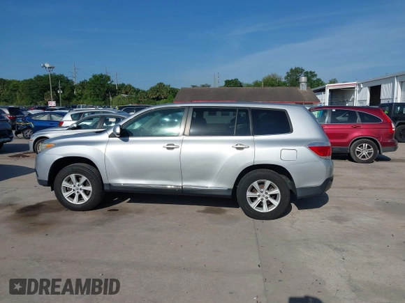 2013 Toyota Highlander with VIN 5TDZA3EHXDS031859, listed as a IAAI auction lot 41930139 with 140,920 mi miles and . Bid and sale history available at DreamBid. Image 14.