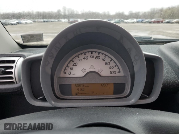 2008 Smart fortwo Pure z VIN WMEEJ31X58K178519, wystawiony jako Copart lot #52978925 z przebiegiem 50 975 mil mil oraz Szkody całkowita. Historia ofert i sprzedaży dostępna na DreamBid. Obrazek 9.