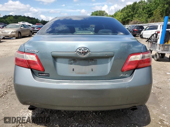 2008 Toyota Camry LE z VIN 4T1BK46K88U575417, wystawiony jako Copart lot #59084185 z przebiegiem 242 347 mil mil oraz Czysty tytuł • Clean title. Historia ofert i sprzedaży dostępna na DreamBid. Obrazek 6.