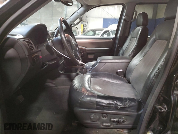 2004 Mercury Mountaineer Convenience z VIN 4M2ZU86W74ZJ45747, wystawiony jako Copart lot #45710115 z przebiegiem 140 798 mil mil oraz Szkoda całkowita • Salvage title. Historia ofert i sprzedaży dostępna na DreamBid. Obrazek 7.