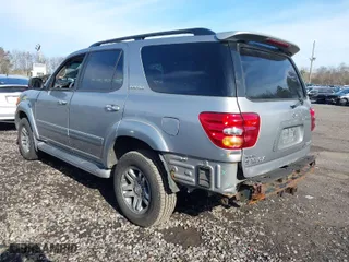2003 Toyota Sequoia Limited with VIN 5TDBT48A03S151815, listed as a IAAI auction lot 41997536 with 232,916 mi miles. Bid and sale history available at carsss.com. Image 3.