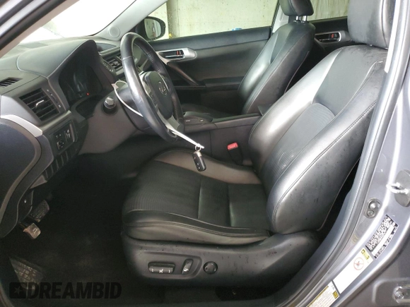 2012 Lexus CT 200h z VIN JTHKD5BH5C2078777, wystawiony jako Copart lot #56070115 z przebiegiem 136 411 mil mil oraz Szkoda całkowita • Salvage title. Historia ofert i sprzedaży dostępna na DreamBid. Obrazek 7.