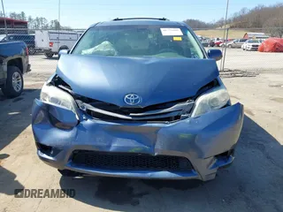 2013 Toyota Sienna XLE AAS with VIN 5TDYK3DC0DS398381, listed as a IAAI auction lot 41773688 with 169,055 mi miles. Bid and sale history available at carsss.com. Image 12.