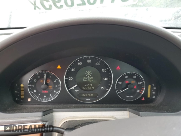 2008 Mercedes-Benz E 320 with VIN WDBUF22X58B266439, listed as a Copart auction lot 61152695 with 82,576 mi miles and Salvage title. Bid and sale history available at DreamBid. Image 9.