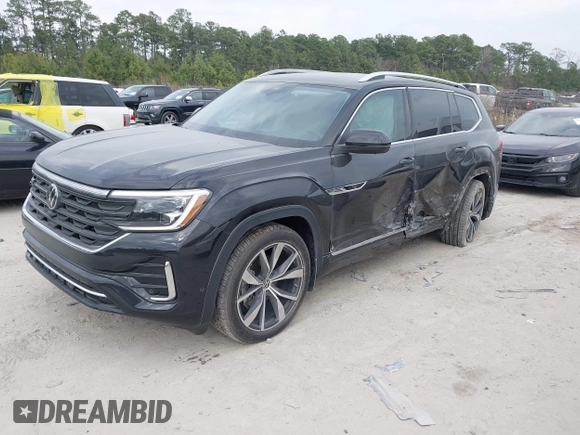 2024 Volkswagen Atlas SEL Premium R-Line with VIN 1V2FR2CA2RC574836, listed as a IAAI auction lot 41663458 with 15,527 mi miles and . Bid and sale history available at DreamBid. Image 18.