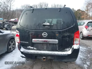 2005 Nissan Pathfinder SE with VIN 5N1AR18U85C756782, listed as a IAAI auction lot 41278886 with 209,555 mi miles. Bid and sale history available at carsss.com. Image 17.