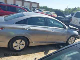 2013 Hyundai Sonata with VIN KMHEC4A46DA075948, listed as a IAAI auction lot 41994662 with 146,699 mi miles and . Bid and sale history available at carsss.com. Image 14.