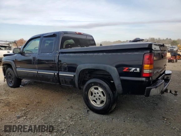 2002 Chevrolet Silverado 1500 LT with VIN 2GCEK19T121417024, listed as a Copart auction lot 83435334 with 130,927 mi miles and Salvage Title. Bid and sale history available at carsss.com. Image 2.