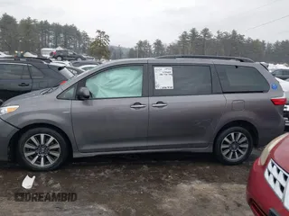 2020 Toyota Sienna XLE with VIN 5TDDZ3DC3LS240464, listed as a IAAI auction lot 41663051 with 41,602 mi miles. Bid and sale history available at carsss.com. Image 14.