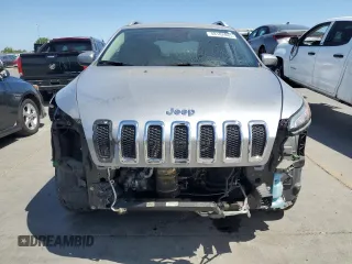 2017 Jeep Cherokee Overland z VIN 1C4PJMJS1HW588812, wystawiony jako Copart lot #58182885 z przebiegiem 77 794 mil mil oraz Szkoda całkowita • Salvage title. Historia ofert i sprzedaży dostępna na DreamBid. Obrazek 5.
