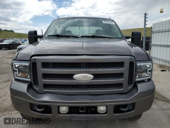 2006 Ford F-250 XL z VIN 1FTSW21P76EB60709, wystawiony jako Copart lot #62276565 z przebiegiem 241 373 mil mil oraz Szkoda całkowita • Salvage title. Historia ofert i sprzedaży dostępna na DreamBid. Obrazek 5.
