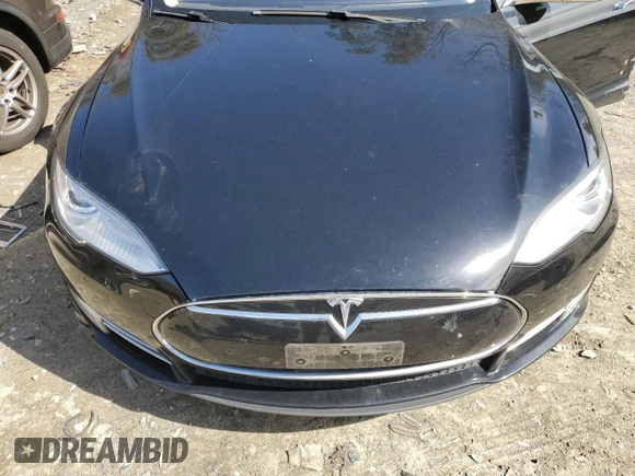 2014 Tesla Model S 60 with VIN 5YJSA1H10EFP34137, listed as a Copart auction lot 47645795 with Not provided miles and Salvage title. Bid and sale history available at DreamBid. Image 11.