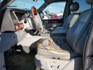 2006 Lincoln Navigator Luxury with VIN 5LMFU28546LJ12469, listed as a Copart auction lot 45555725 with 171,199 mi miles and Salvage Title. Bid and sale history available at carsss.com. Image 7.