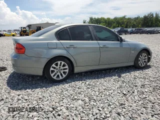 2007 BMW 3 Series 328i z VIN WBAVA33597PG52774, wystawiony jako Copart lot #60345555 z przebiegiem 189 361 mil mil oraz Szkoda całkowita • Salvage title. Historia ofert i sprzedaży dostępna na DreamBid. Obrazek 3.